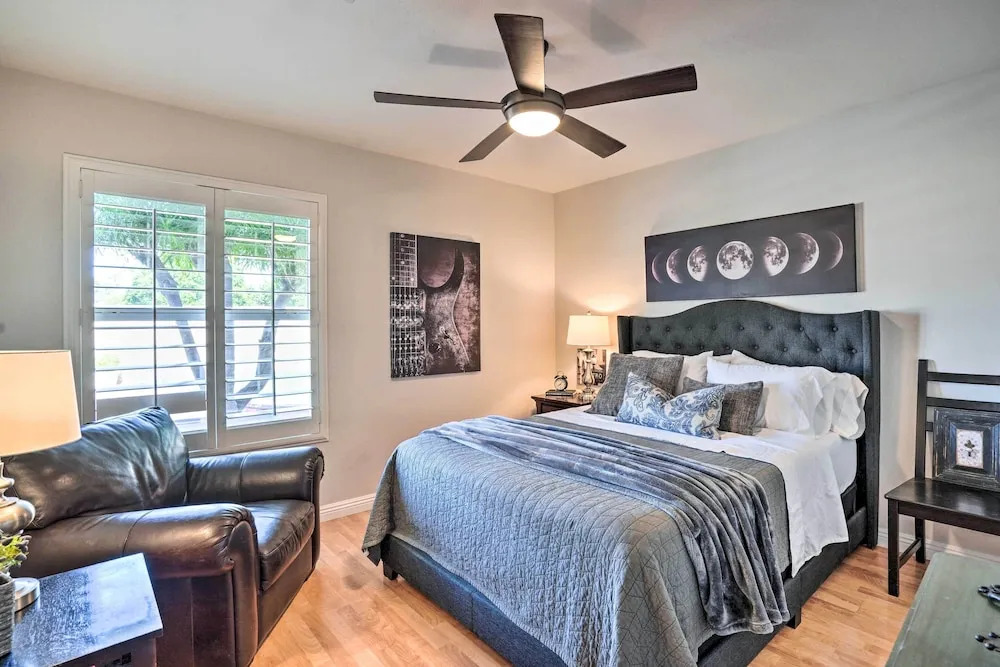 Elegant Peoria Home: Pool, Putting Green, Fire Pit