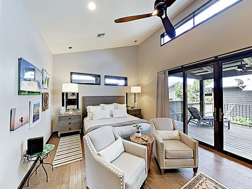 New Listing! Luxe Lake Travis Studio W/ Pool 1 Bedroom Cabin