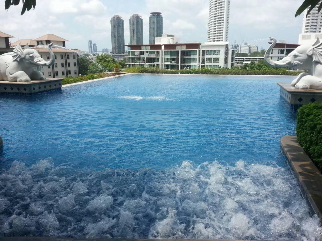 Baan Sathorn Riverfront