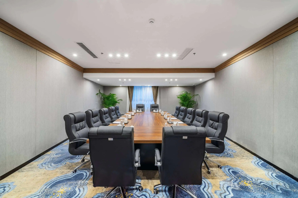 Howard Johnson By Wyndham Lake Serenity Hotel Neijiang