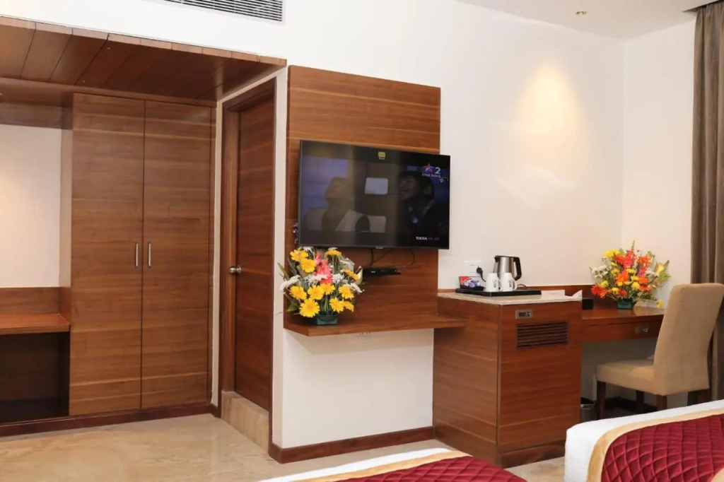 Icon Grand Hotel By Bhagini
