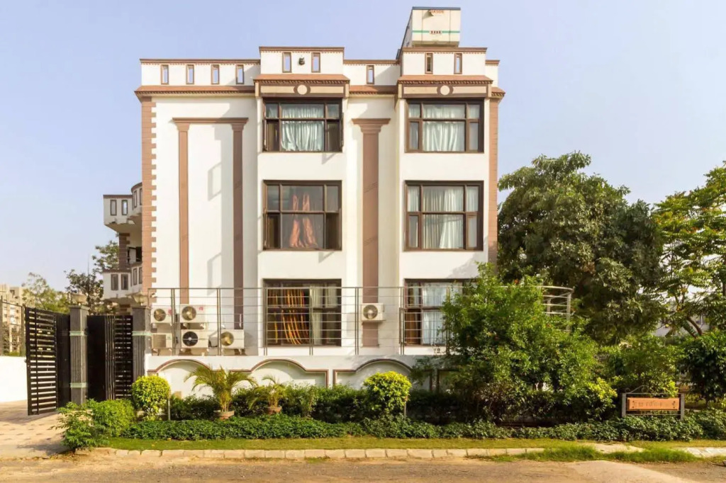 Hotel Empire BnB Gurgaon
