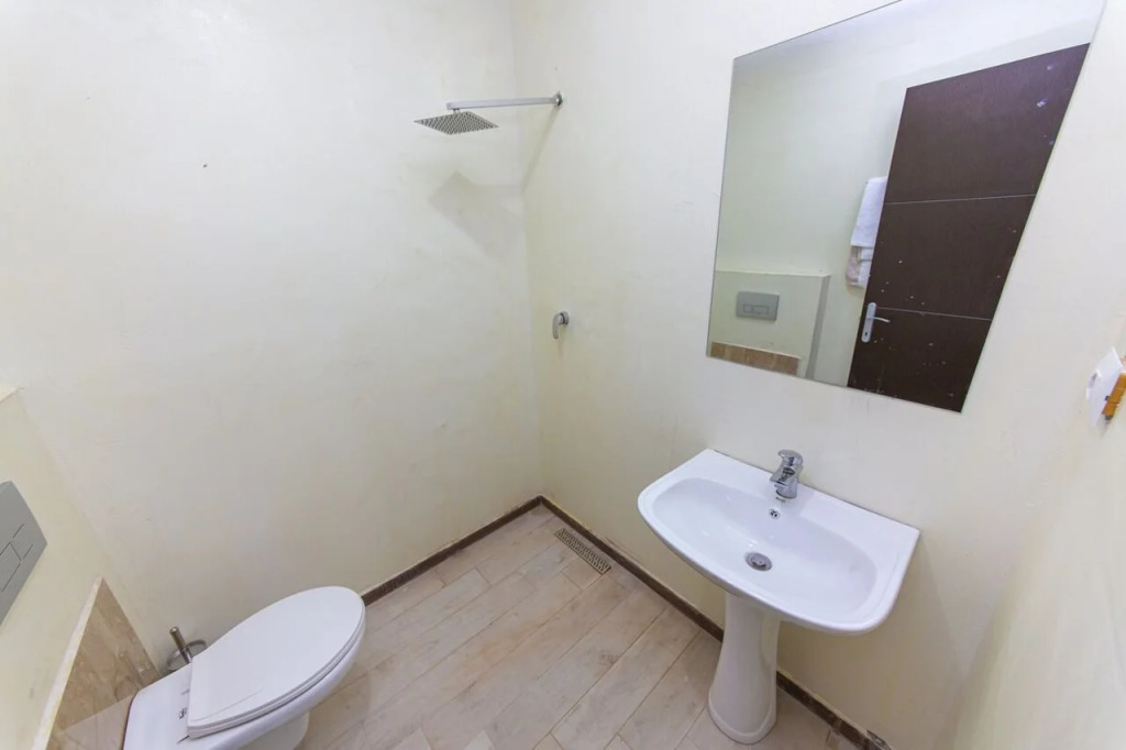 Esal Hotel