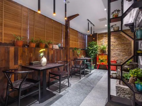 Qingyi Holiday Hostel
