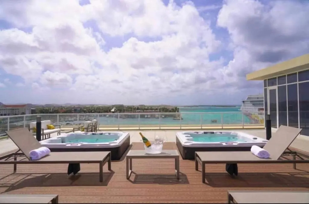 *NEW* 2Bd 2Bath APT with Ocean View, Pool, Gym
