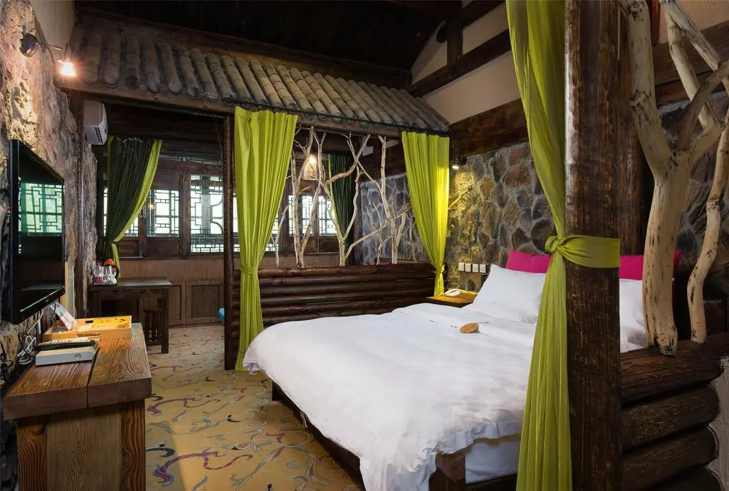Blossom Hill Inn - Joyland