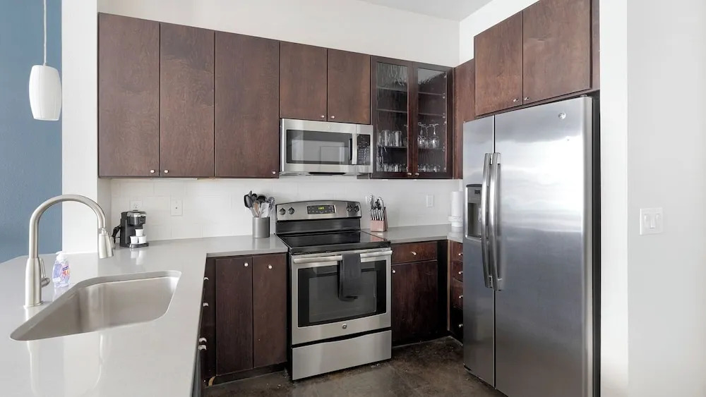 Landing Furnished Apartments - Old East