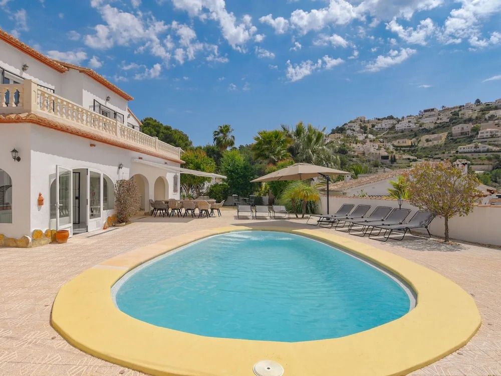 Tranquil Holiday Home in Moraira With Private Pool