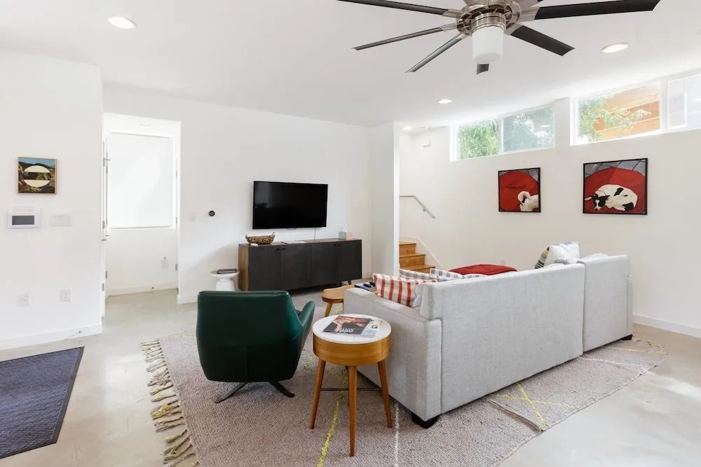 Bask in Light at an Artistic Townhouse Minutes From Downtown