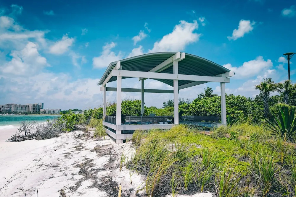 Lido Key Retreat by SKLRP