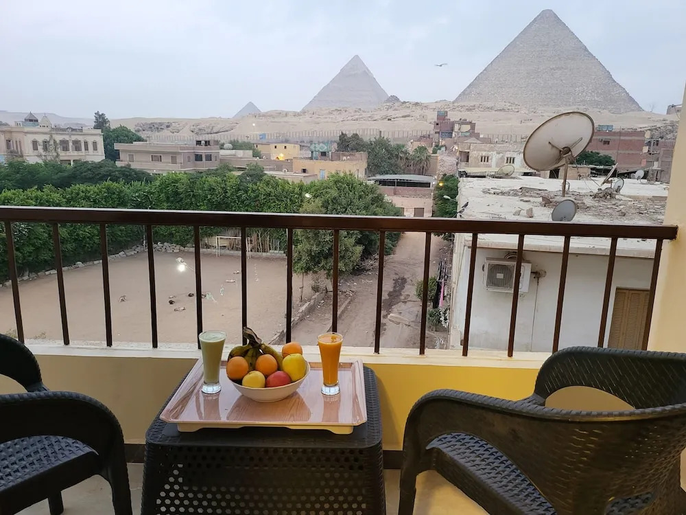 pyramids middle east circle inn