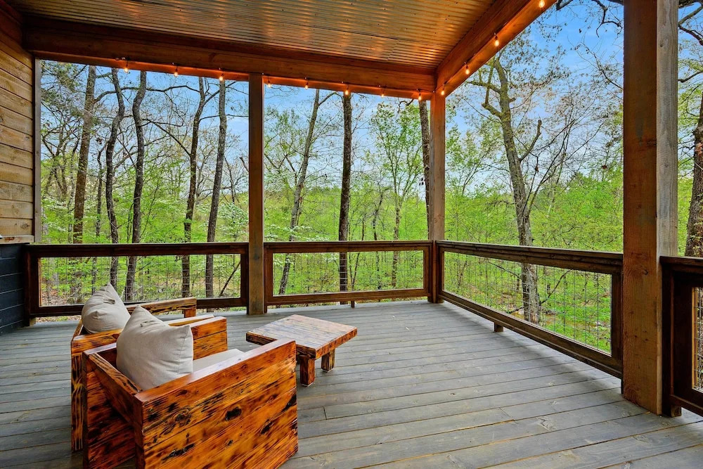 Secluded Creekside Cabin w/ Hot Tub & Fire Pit!