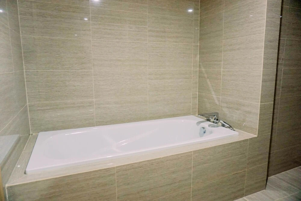 Spacious And Elegant 2Br At 35Th Floor Hillcrest House Apartment