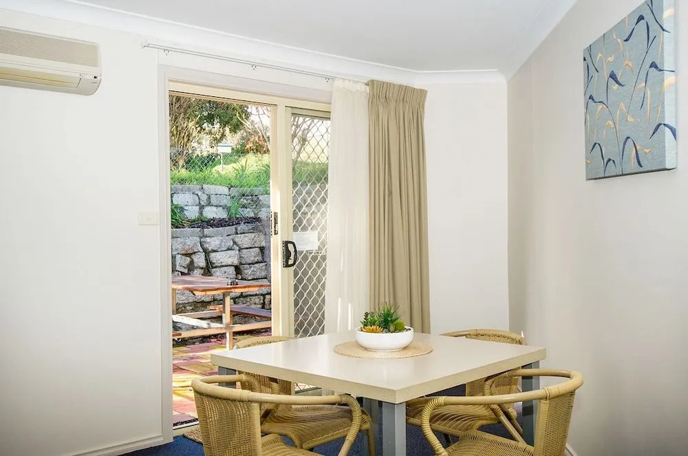Tuckerbox Motor Inn