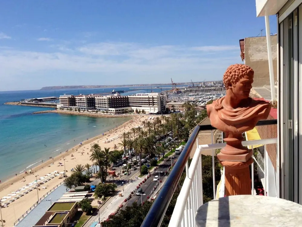 Apartment With one Bedroom in Alicante , With Wonderful sea View, Furnished Balcony and Wifi