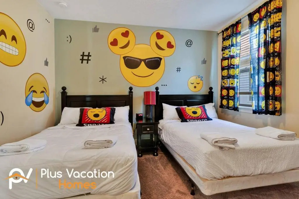 25% Off 8BR Villa wPrivate PoolSpaGame Movie Room