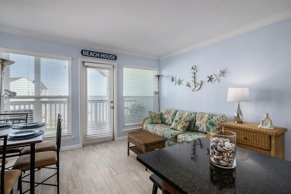 Seascape 1314 1 Bedroom Condo by RedAwning
