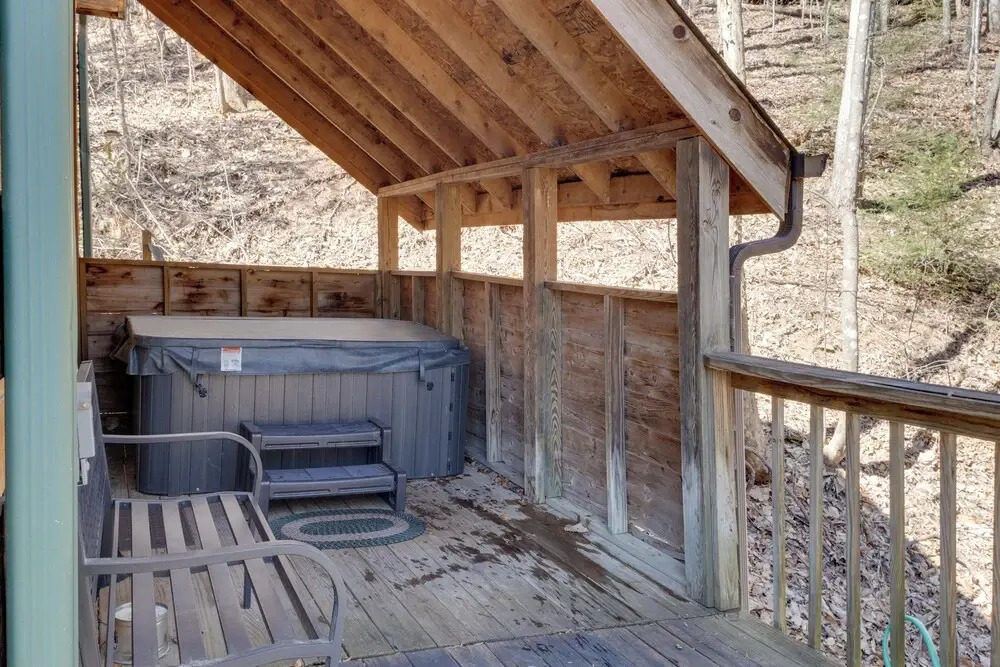 Private Hot Tub & Game Room: Mountain Retreat!