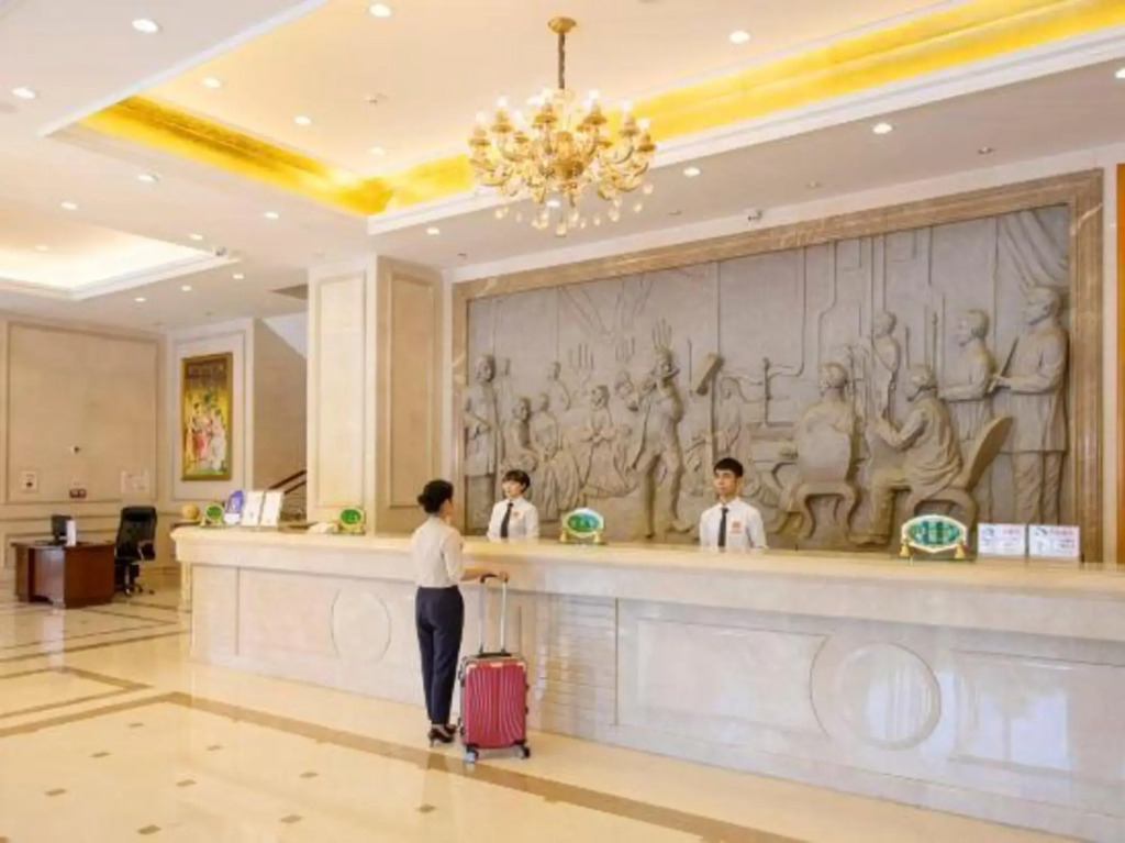 Vienna International Hotel  Yangjiang Hailing Island Dajiao Bay Scenic