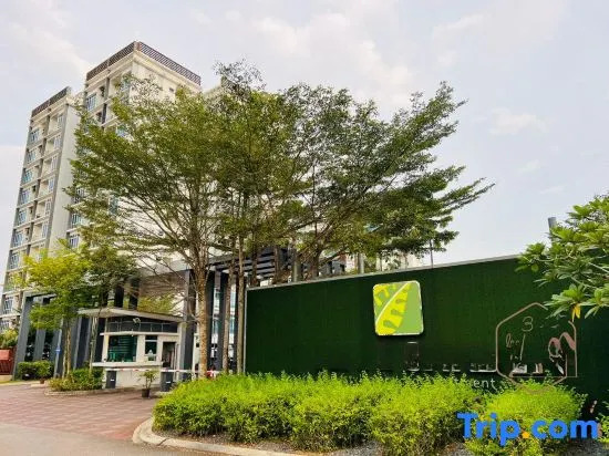 Senai Garden Apartment near Senai Airport&JPO