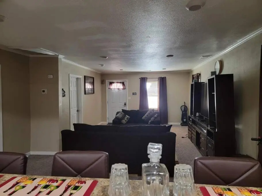 City Cottage 2BR/1BA Near Downtown
