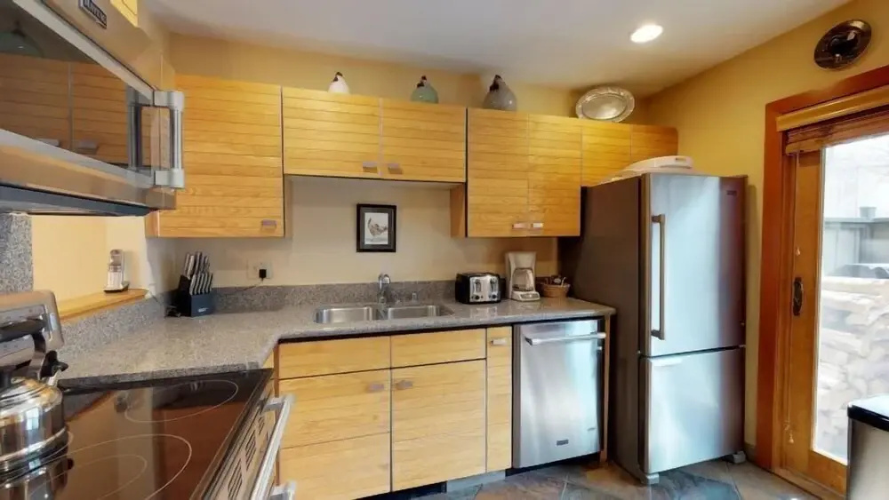Gold-rated 3 Bedroom Condo Near Grand Hyatt Vail and Chair Lift 20