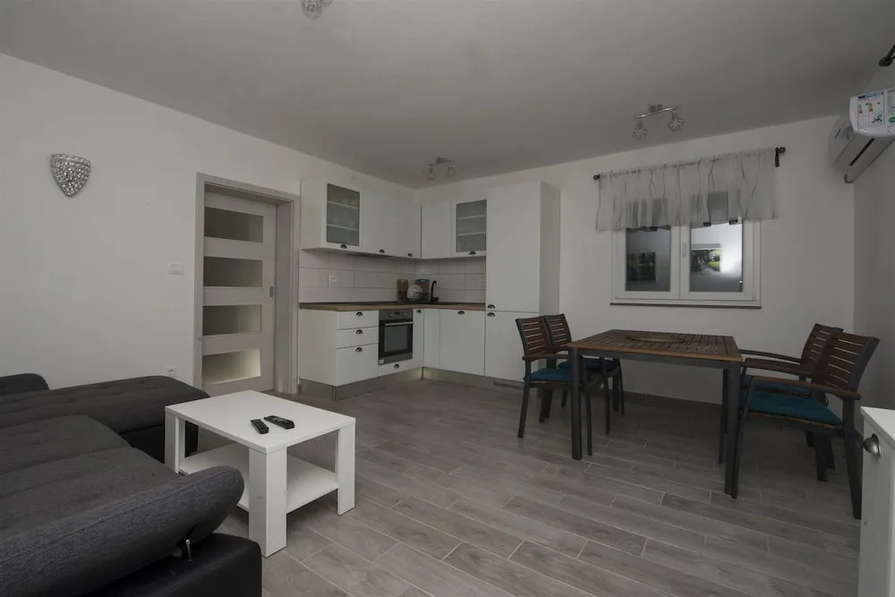 Apartment Jure