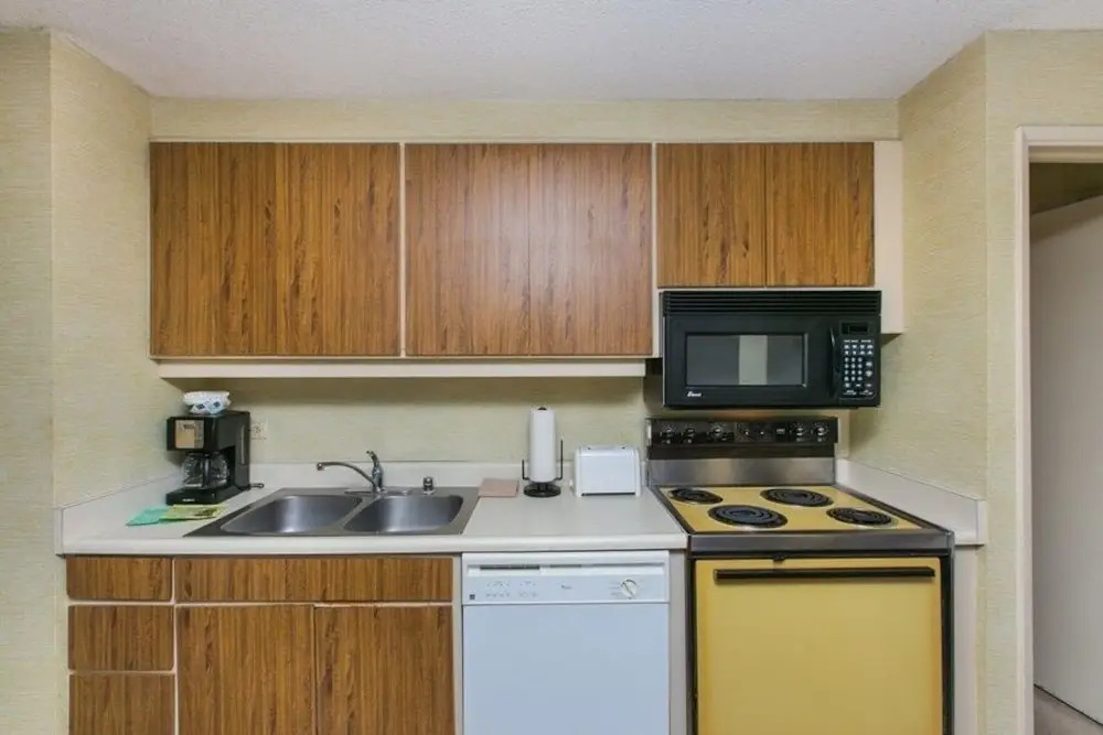 Discovery Bay 1602 1 Bedroom Condo