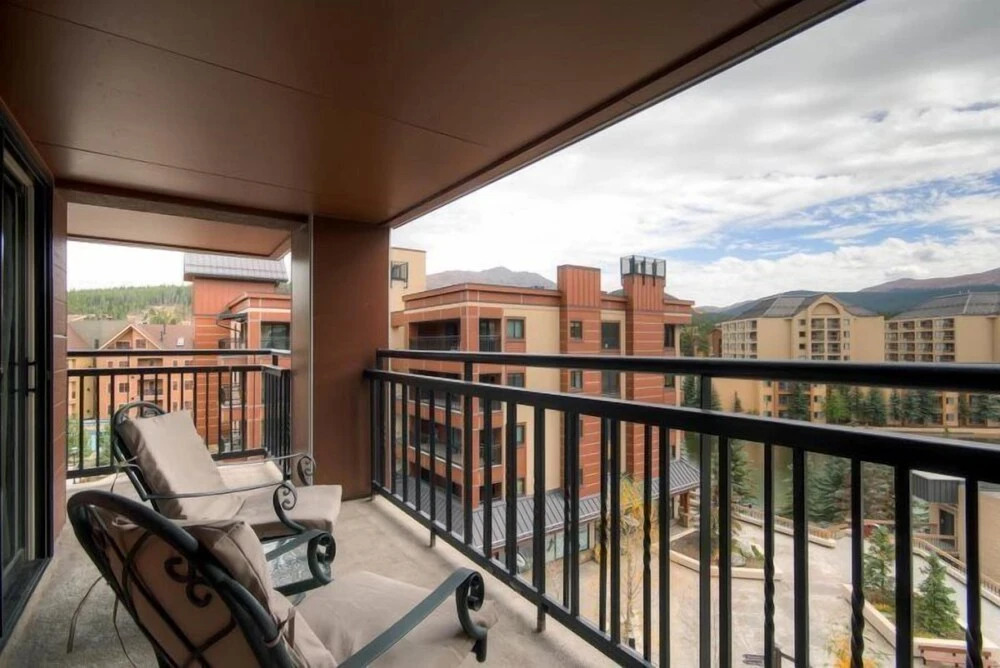 4 Bedroom Ski In, Ski Out Mountain Vacation Rental Located Next To Historic Main Street In Downtown Breckenridge