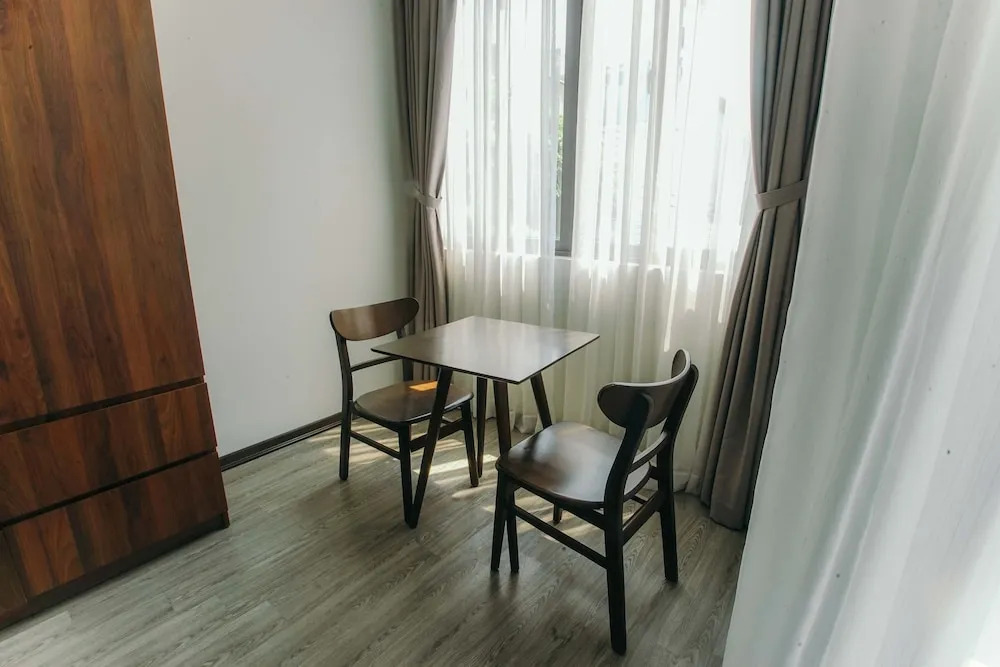 Royal Lion Hotel and Apartment
