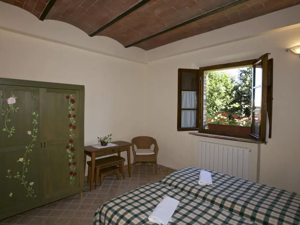 Lovely farmhouse in Tuscany with panoramic view