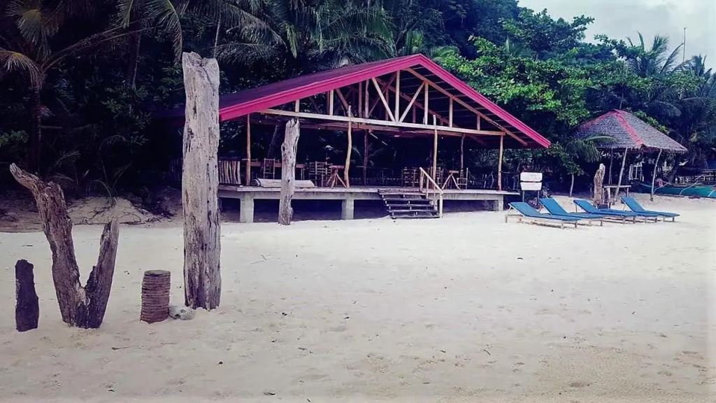 White Beach Front and Cottages