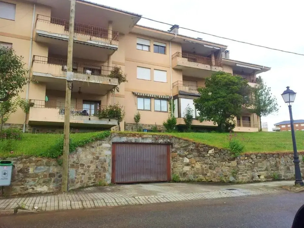 Apartment With 3 Bedrooms in Villafranca del Bierzo, With Wonderful Mountain View, Shared Pool, Furnished Terrace