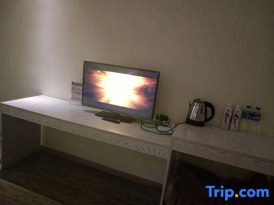 Luoping Xinding Express Hotel