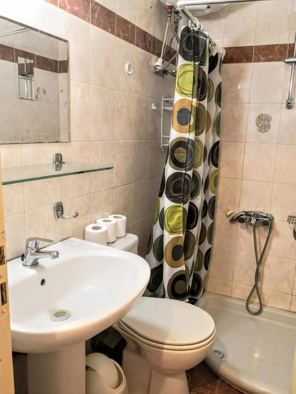 Zenios Kisamos-Pretty comfy studio