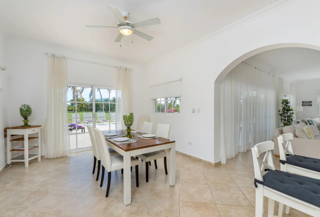 Beautiful 5-BDR 2 levels villa for rent