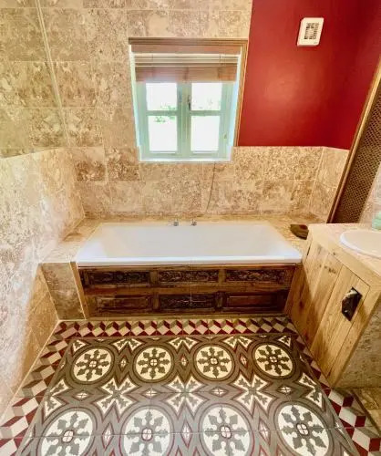House on the Brooks Self catering Holiday let South Downs West Sussex Sleeps 14