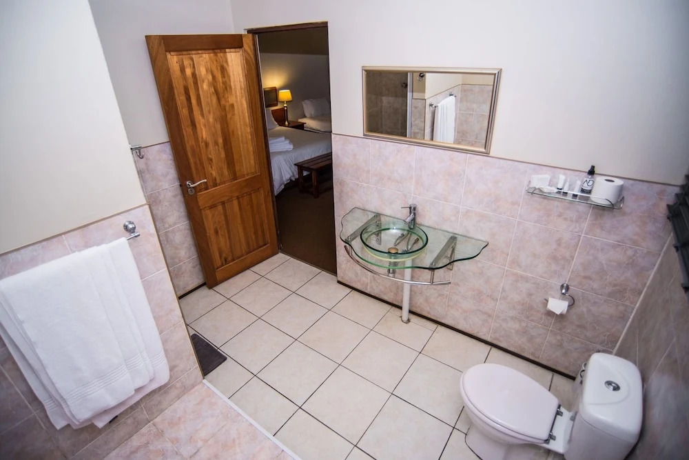 Adelante Lodge