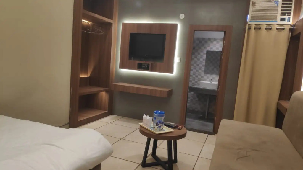 OYO 5688 Hotel Gagan Eco