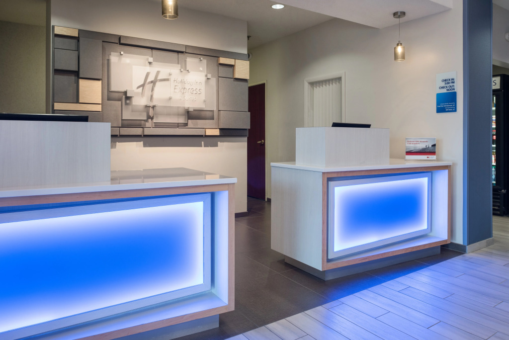 Holiday Inn Express Hotel & Suites Burlington by IHG