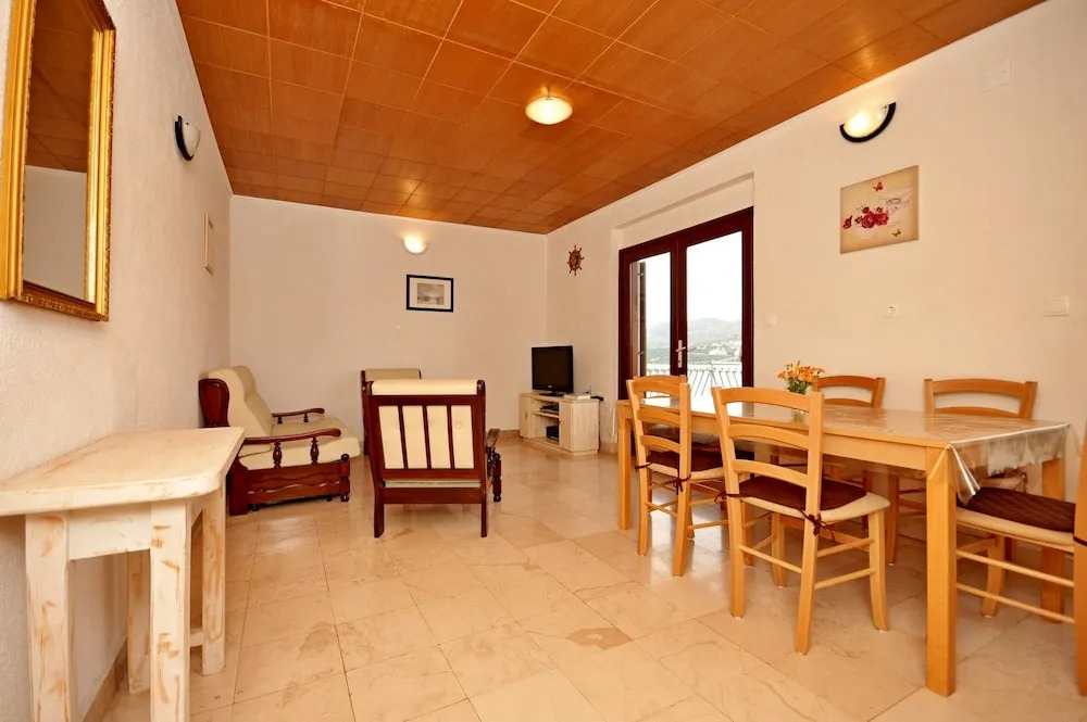 Apartment Jakov