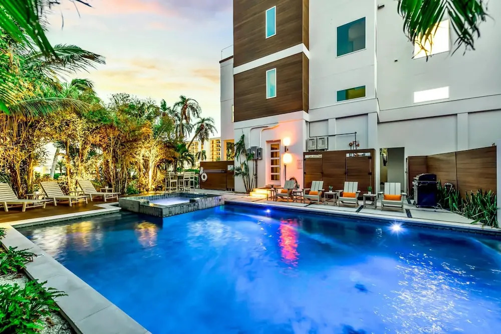 The Upper Deck in Siesta Key