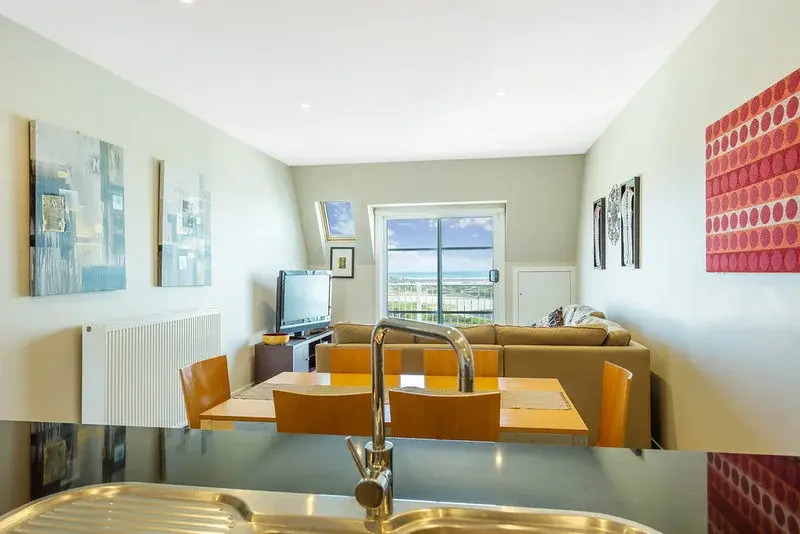 Quality Suites Deep Blue
