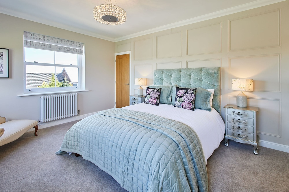 Host Stay Finch House