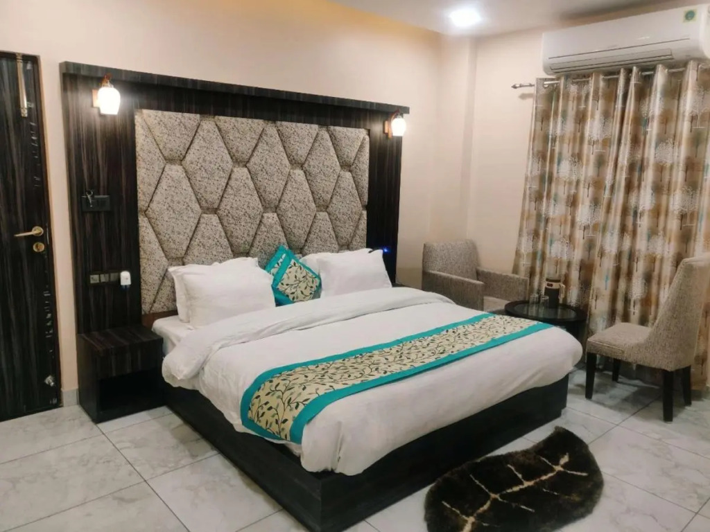 FabHotel Riverdale