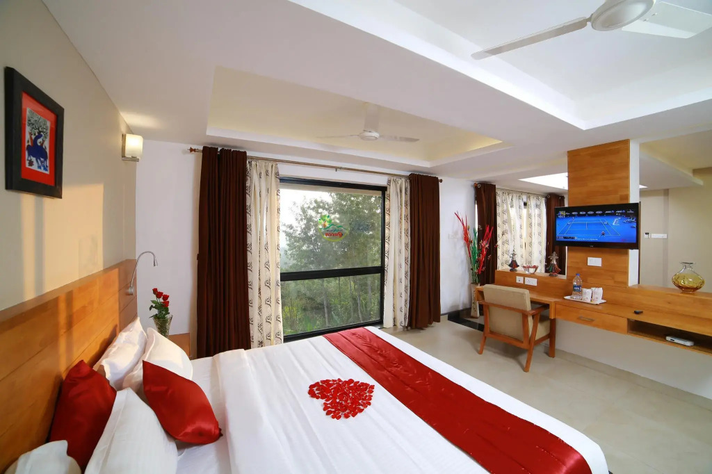 The Munnar Queen