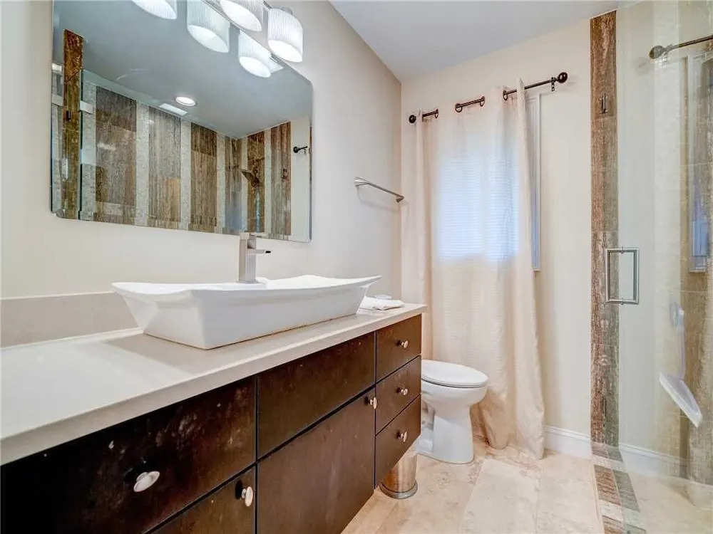 Jessamine 7, 3 bedrooms, Walk to Beach, Sleeps 8