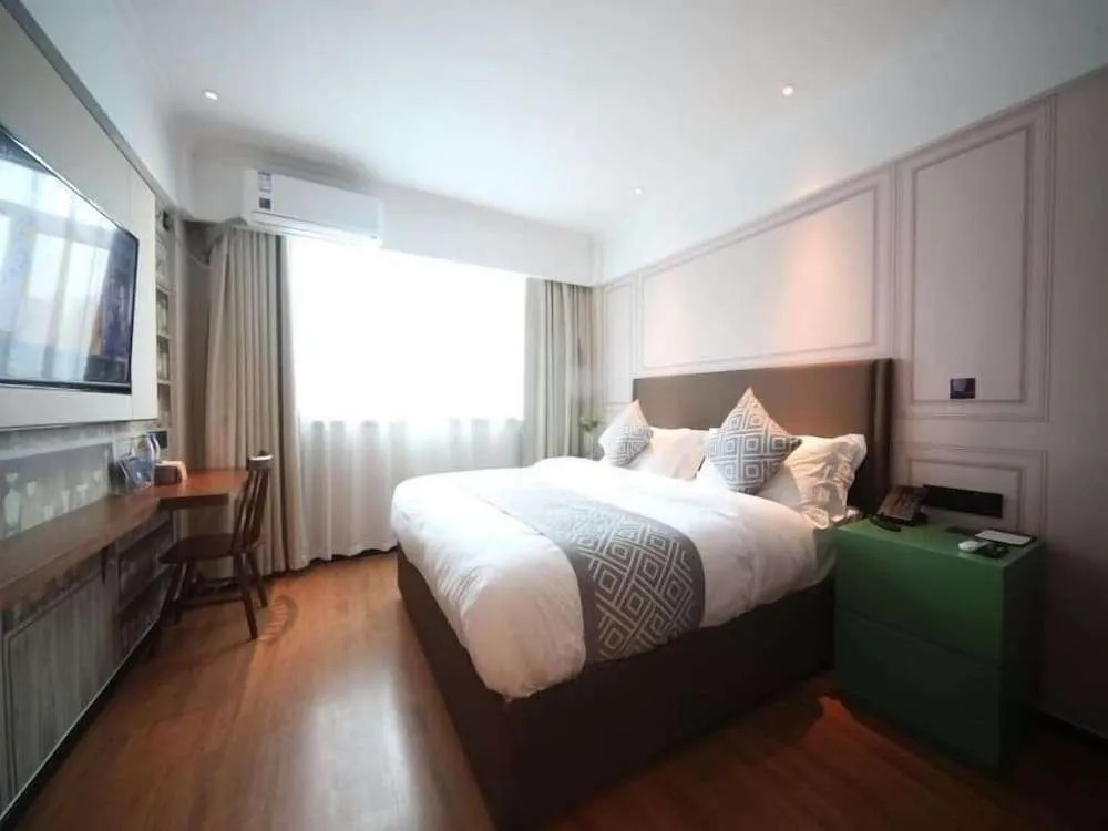 GreenTree Inn ShangHai WuNing Road ZhenPing Metro
