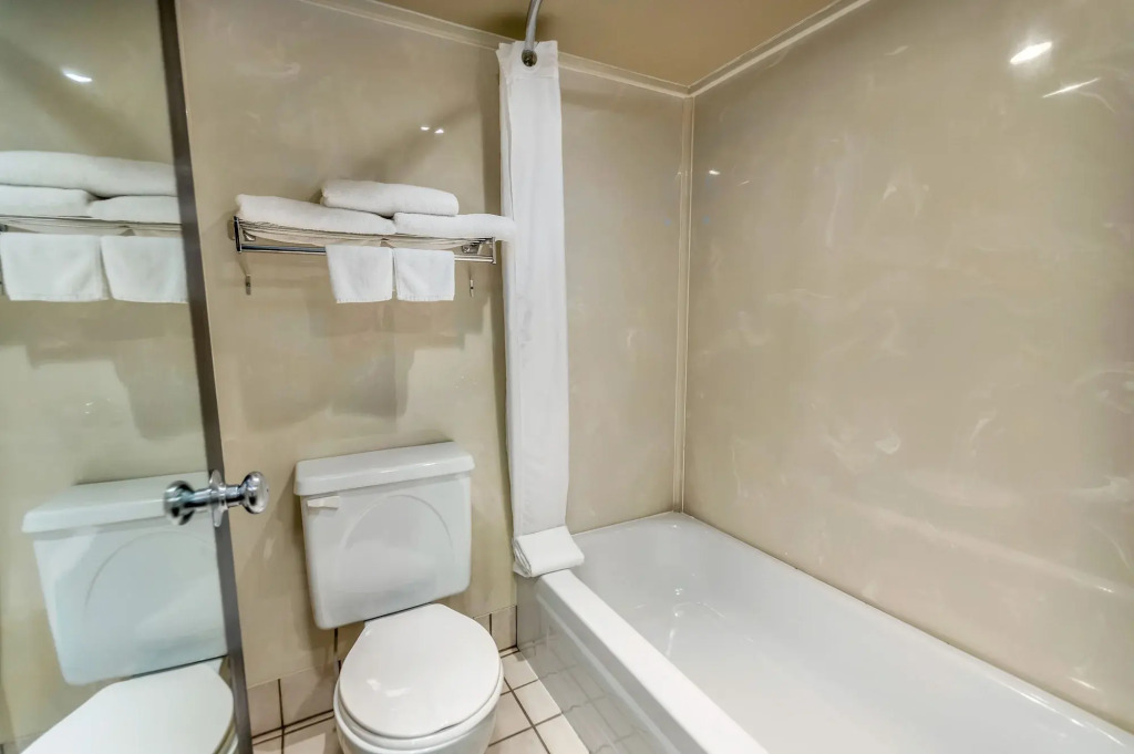 Seven Oaks Hotel Regina, SureStay Collection by Best Western
