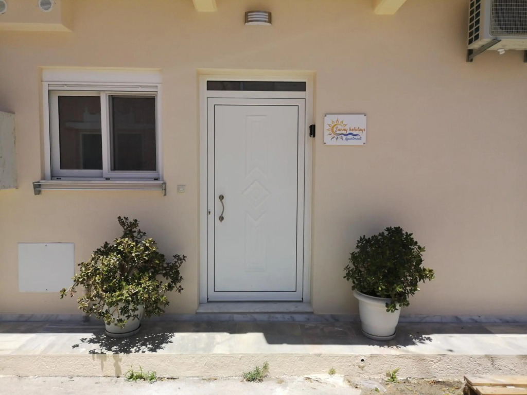 Sunny Holidays Apartment
